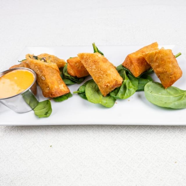 Eggroll Trio.