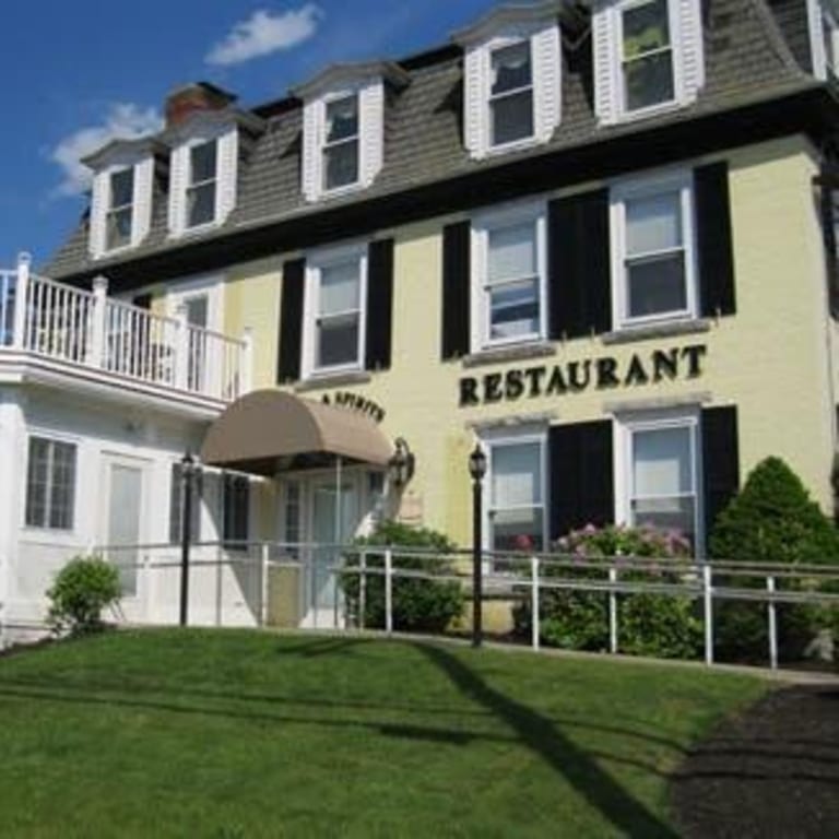 Why Families Choose The Windham Restaurant